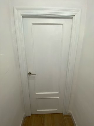 Puertas de madera blanca