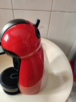 Cafetera Dolce Gusto Roja