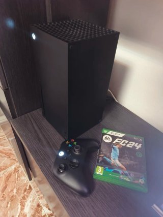 Xbox Series X Negra + Mando + FC 24
