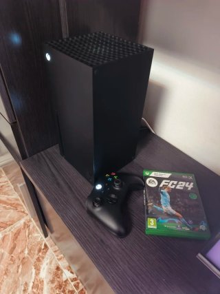 Xbox Series X Negra + Mando + FC 24