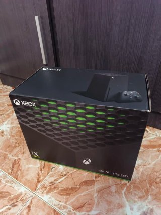 Xbox Series X Negra + Mando + FC 24