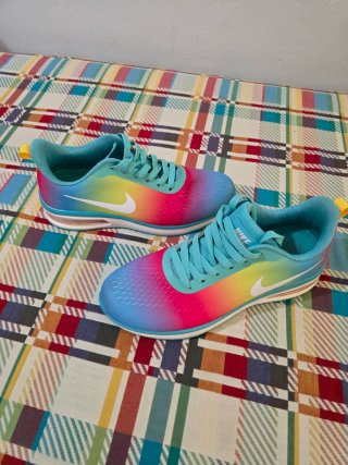 Tenis Nike Arcoíris