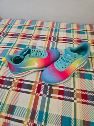 Tenis Nike Arcoíris