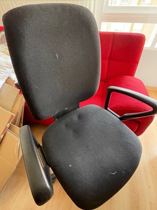Silla de oficina giratoria negra