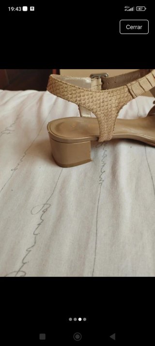 Sandalias beige para pies finos