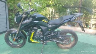 Motocicleta Zontes Z2 Naked