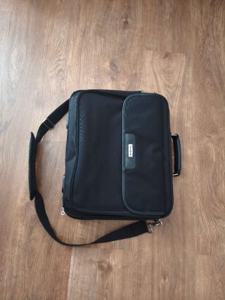 Maletín portátil negro