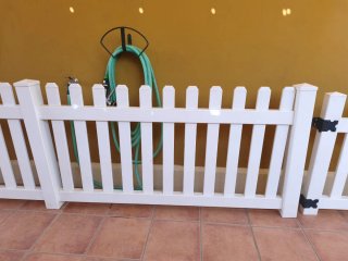 Valla Jardín PVC Blanca 3m + Puerta 1m