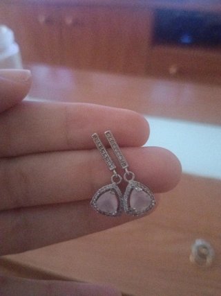 Anillo de plata con piedra rosa