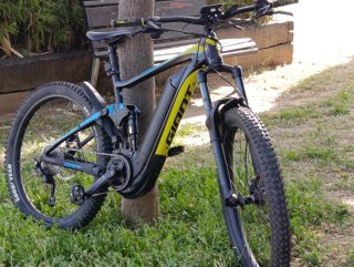 Bicicleta Eléctrica Giant fluor Seminueva 670km