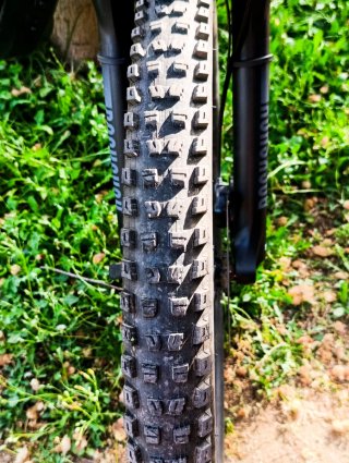 Bicicleta Eléctrica Giant fluor Seminueva 670km