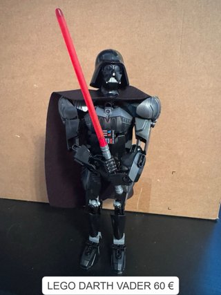 Figura Lego Darth Vader con sable rojo
