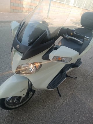 Suzuki Burgman 650 Executive