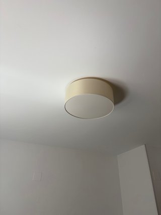 Plafón de techo beige tela