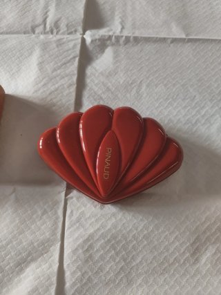 Estuche de maquillaje labios rojo