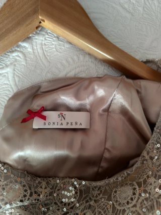 Vestido de fiesta beige y rosa