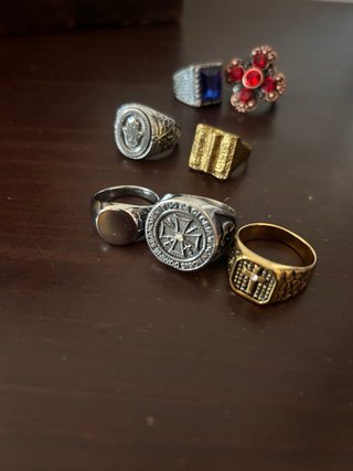 Lote de anillos varios tamaños modelos.