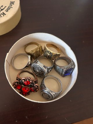 Lote de anillos varios tamaños modelos.