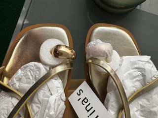 Sandalias Tina's Doradas Talla 41