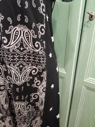 Vestito fantasia paisley e stelle