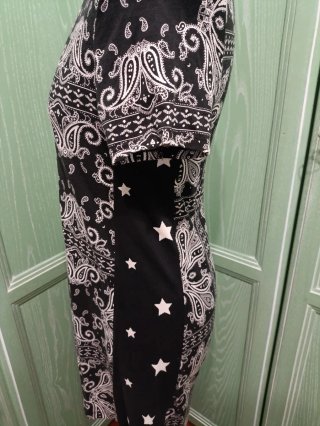 Vestito fantasia paisley e stelle
