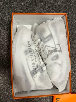 Zapatillas Louis Vuitton Blancas y Grises