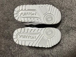 Zapatillas Louis Vuitton Blancas y Grises