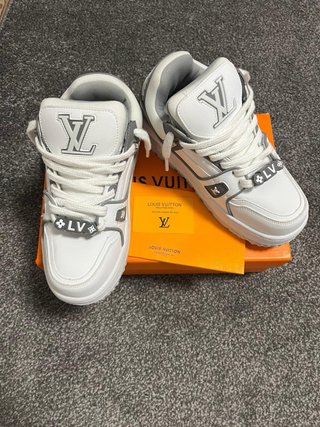 Zapatillas Louis Vuitton Blancas y Grises