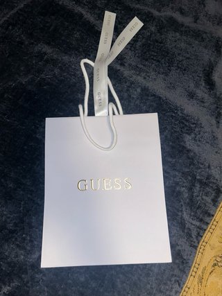 Bolsa de regalo Guess blanca