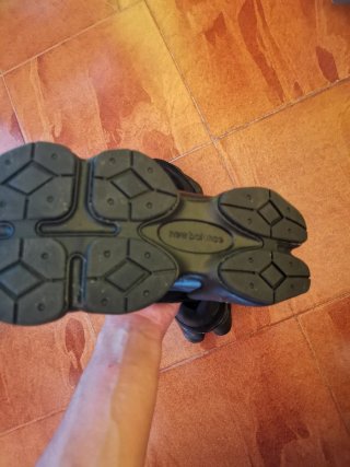 New Balance 9060 Nere - Taglia 44 (Calza 42/42.5)