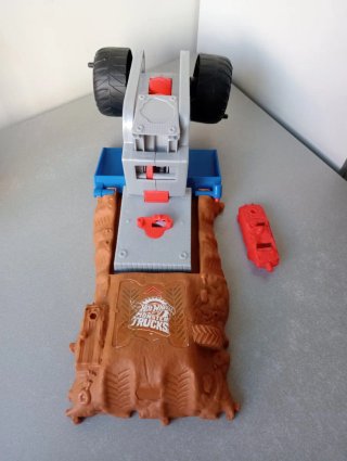 Hot Wheels Monster Trucks Arena.
