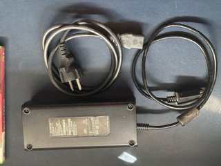 Xbox 360 Slim 250 GB Negra + mando + RDR GOTY