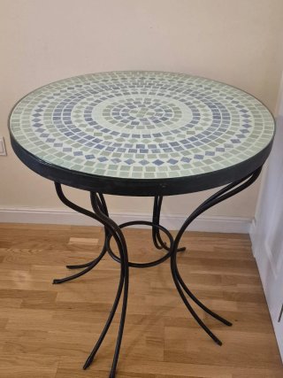 Mesa de fabricación artesanal de hierro forjado