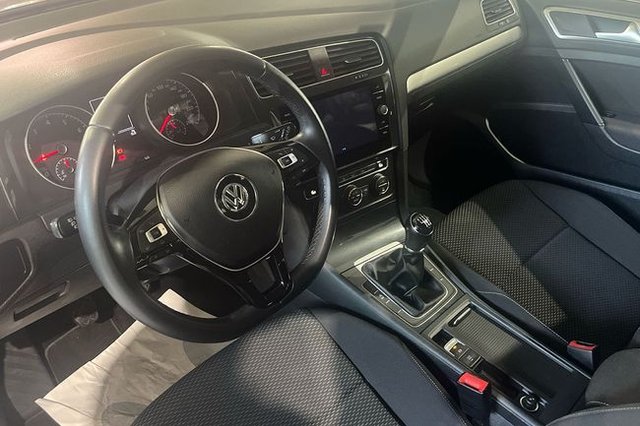 Volkswagen Golf   Business 1.0 TSI 81kW 110CV