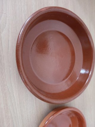 2 Cazuelas de barro mai usate. Diametro: 29 e 22