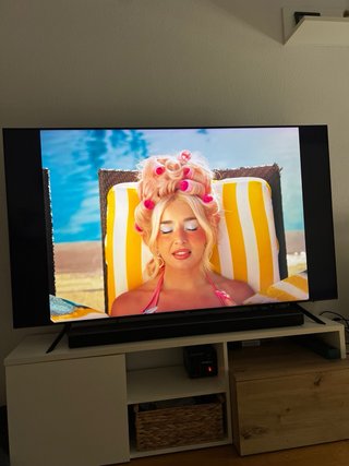 Samsung QLED 65” 4K Hdr