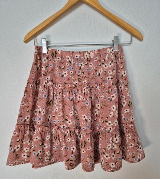Minifalda Shein floral volantes rosa Talla XS