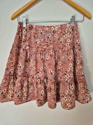Minifalda Shein floral volantes rosa Talla XS