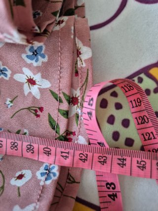 Minifalda Shein floral volantes rosa Talla XS