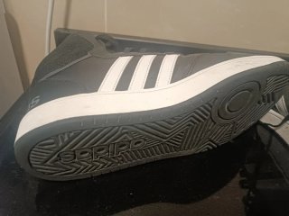Deportivas Adidas Bota Negras y Blancas