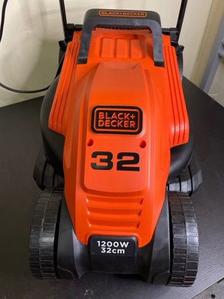 Cortacésped Eléctrico BLACK+DECKER 1200W 32CM