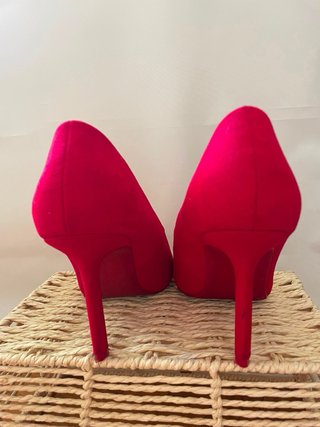 Zapatos de salón rojos