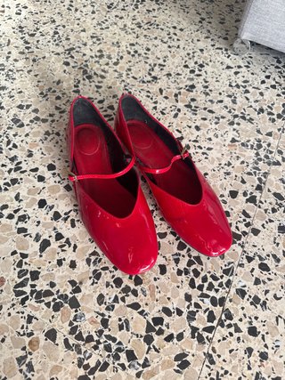 Zapatos charol Zara rojos