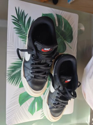 Zapatillas Nike Negras y Blancas