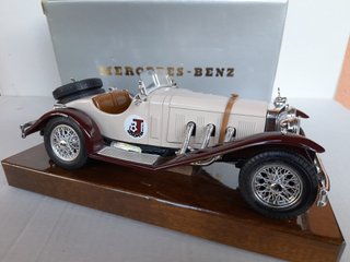 1/18 MODELLO MERCEDES BENS SSK + BASE LEGNO BURAGO