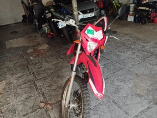 Beta Moto 49cc Enduro Roja y Blanca