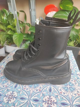 Anfibi Dr. Martens neri mono 1460