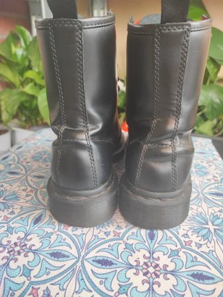 Anfibi Dr. Martens neri mono 1460