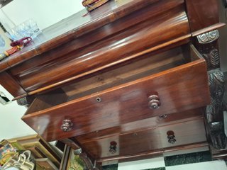 Cómoda Estilo Imperio Madera y Metal