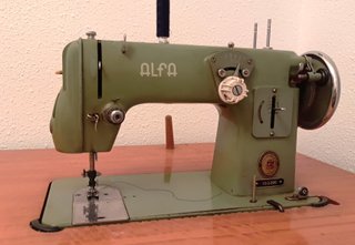 Máquina de coser Alfa 102-300 verde